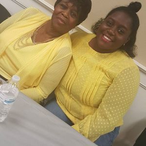 Meet your Posher, Debree